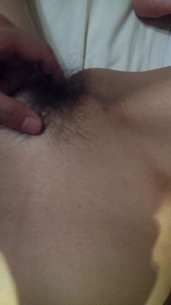 아파도 참는녀 표정이쁨