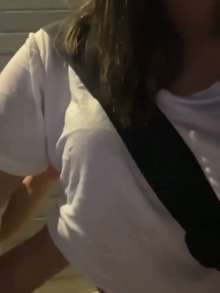 예쁘다고 인정받는 가슴만지기