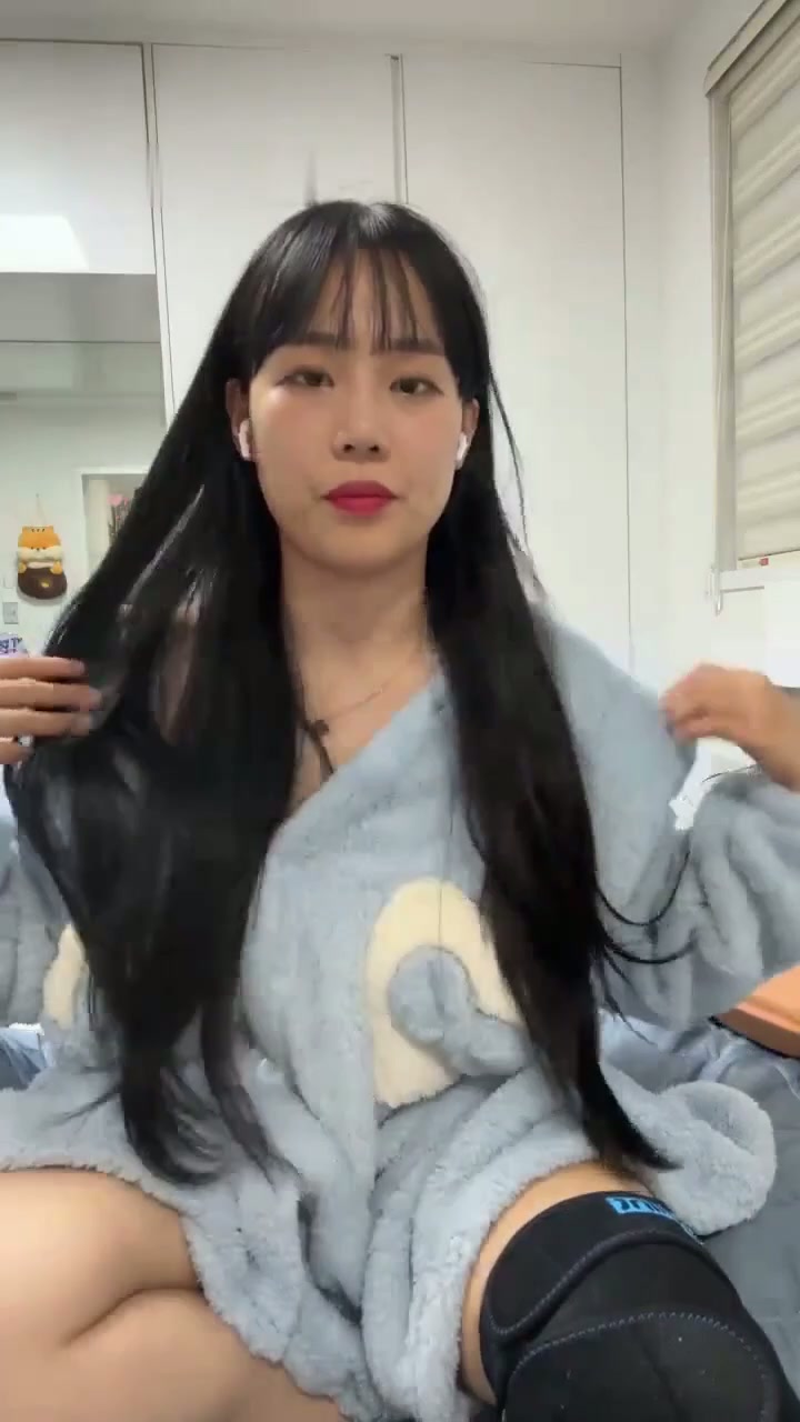 은하 유료방 이불속 자위