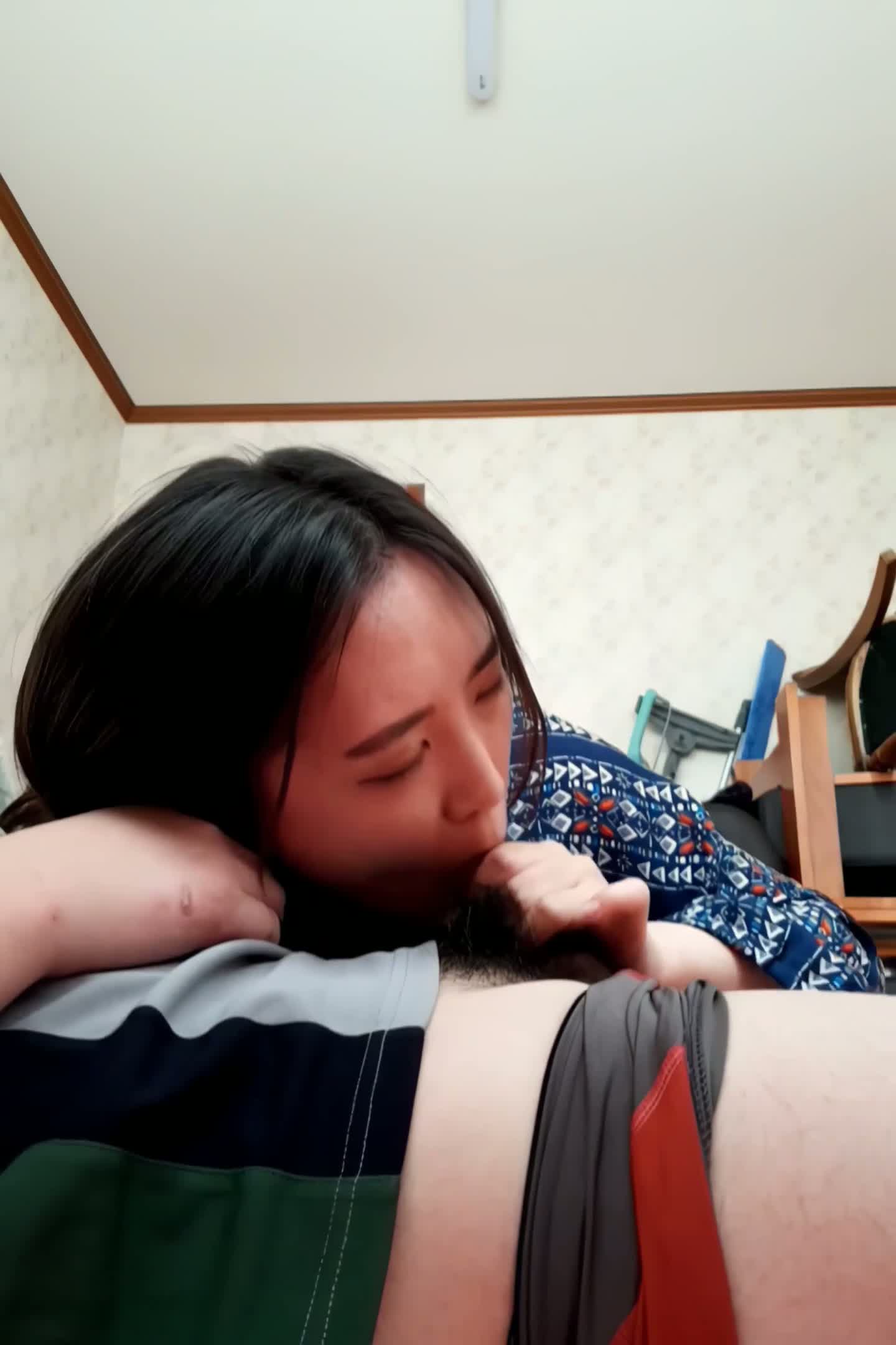 (한국야동) 근친이 의심되는 활동복 남자 리마스터